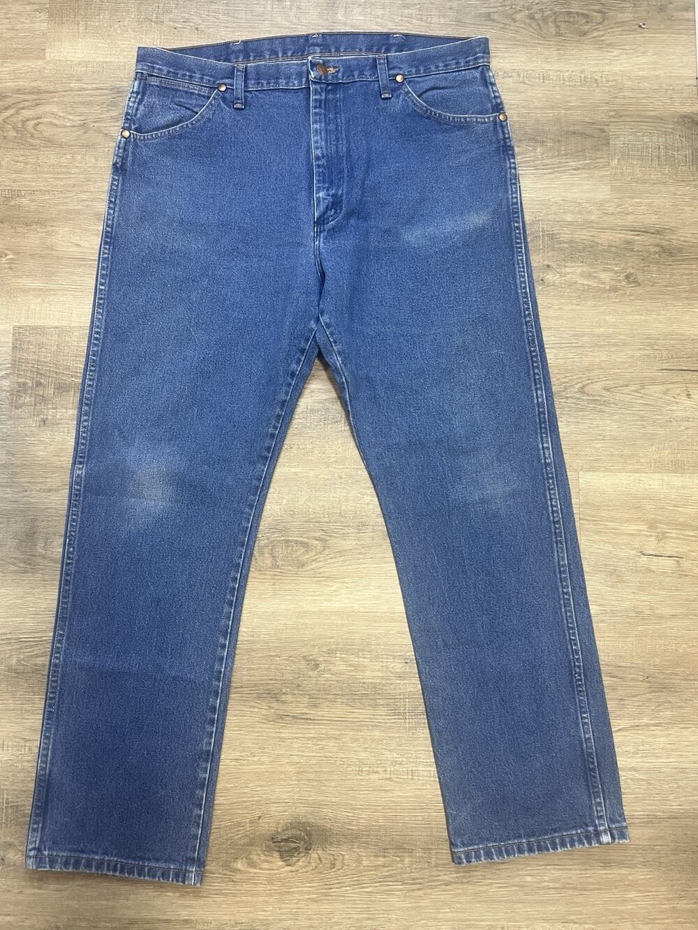 Wrangler Jeans 38x32 Blue Denim Straight Fit Men’s Classic Western Cowboy Pants